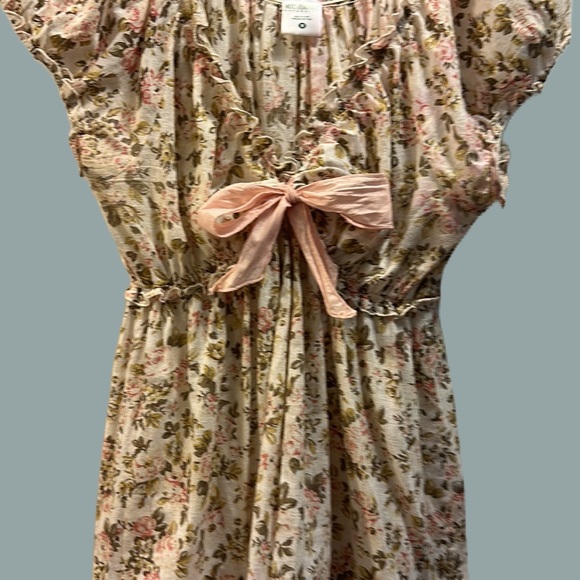 Motherhood Maternity Cotton Top. Size Med. Cream/Link Floral Short Sleeve - Picture 12 of 12